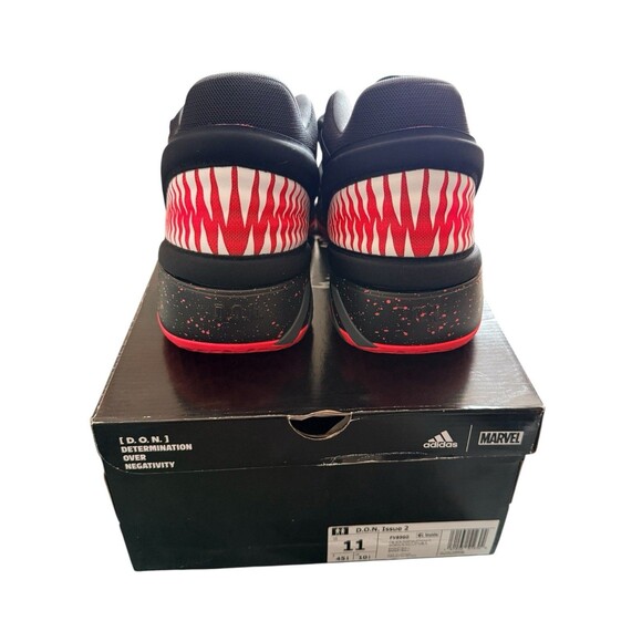 Athletic_Shoes